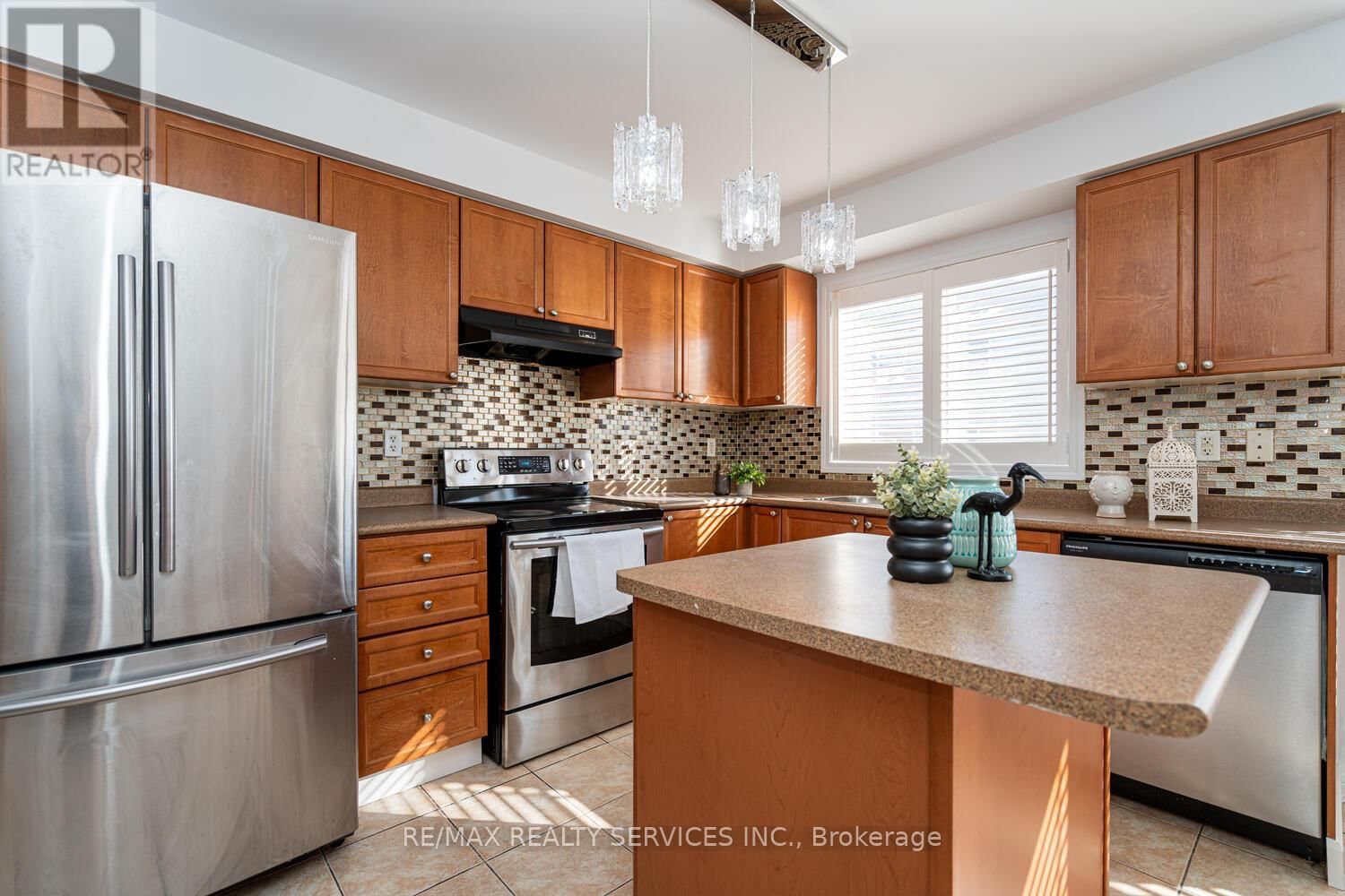 67 DECKER HOLLOW CIRCLE Image 18