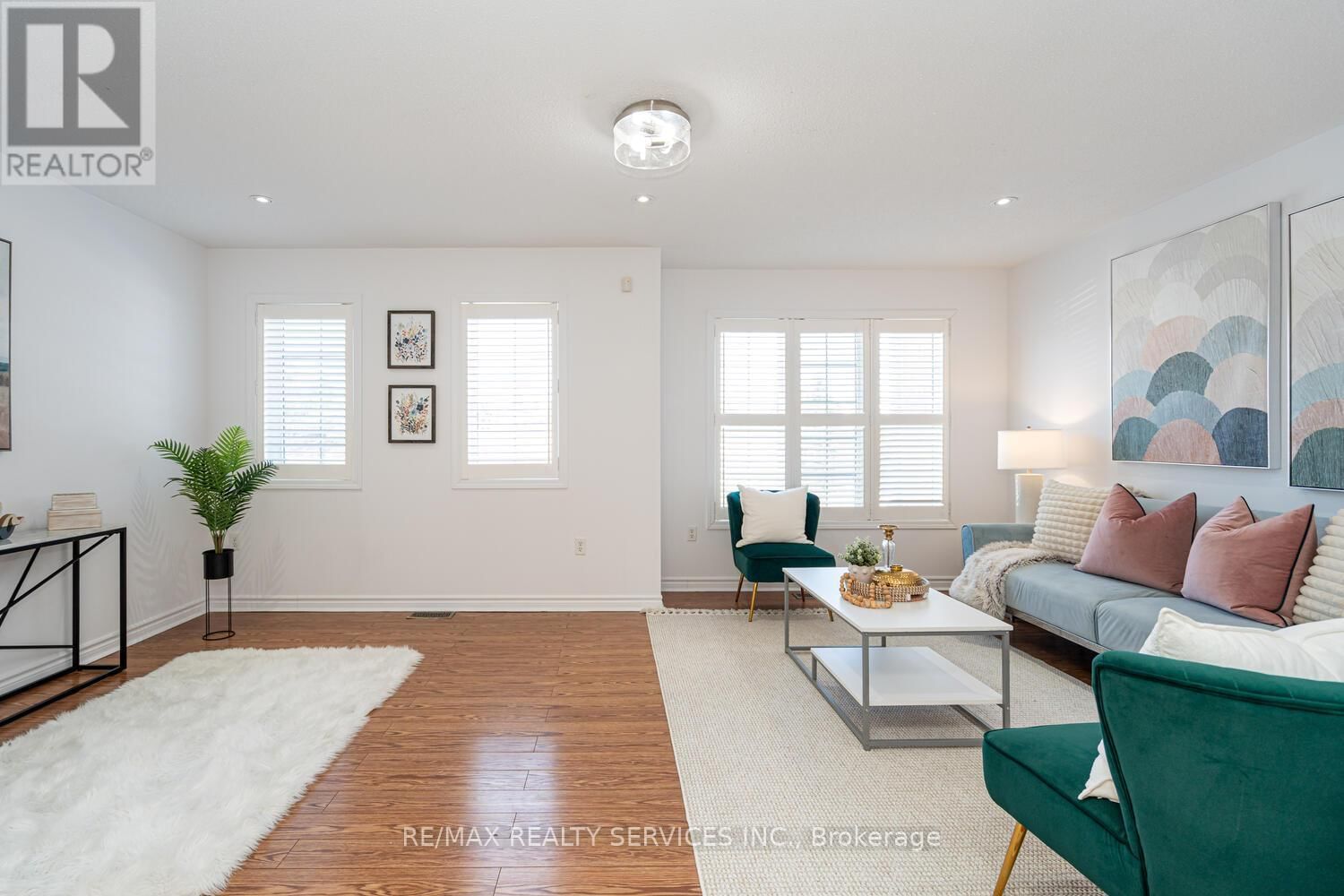 67 DECKER HOLLOW CIRCLE Image 20