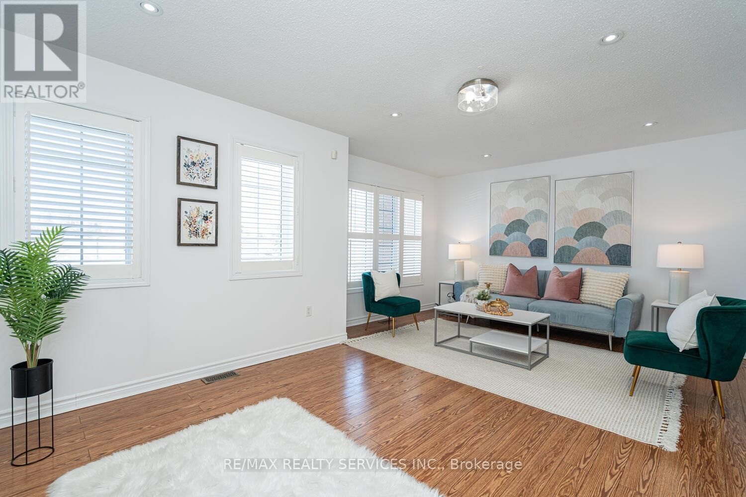 67 DECKER HOLLOW CIRCLE Image 21