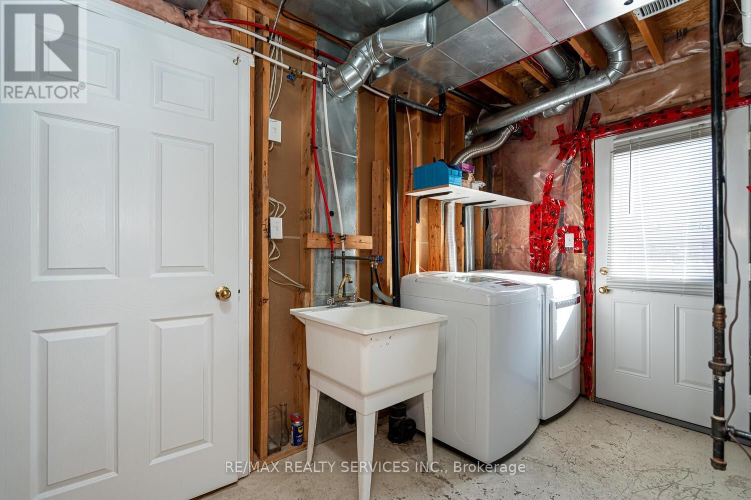 67 DECKER HOLLOW CIRCLE Image 33