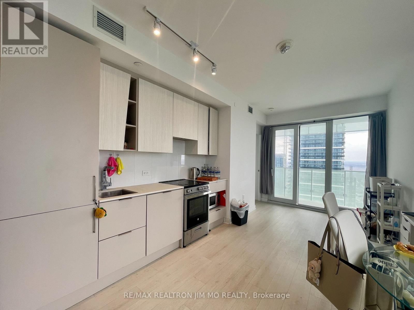 4609 - 3900 CONFEDERATION PARKWAY Image 14