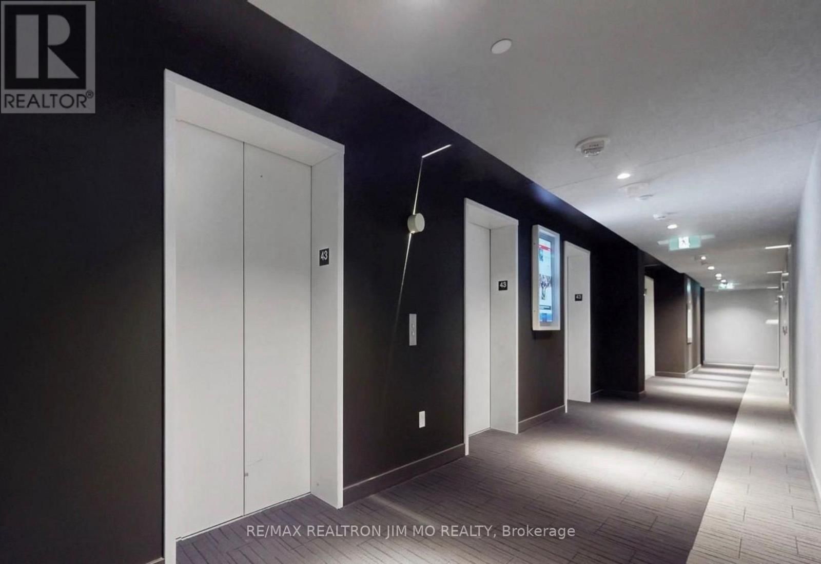 4609 - 3900 CONFEDERATION PARKWAY Image 4