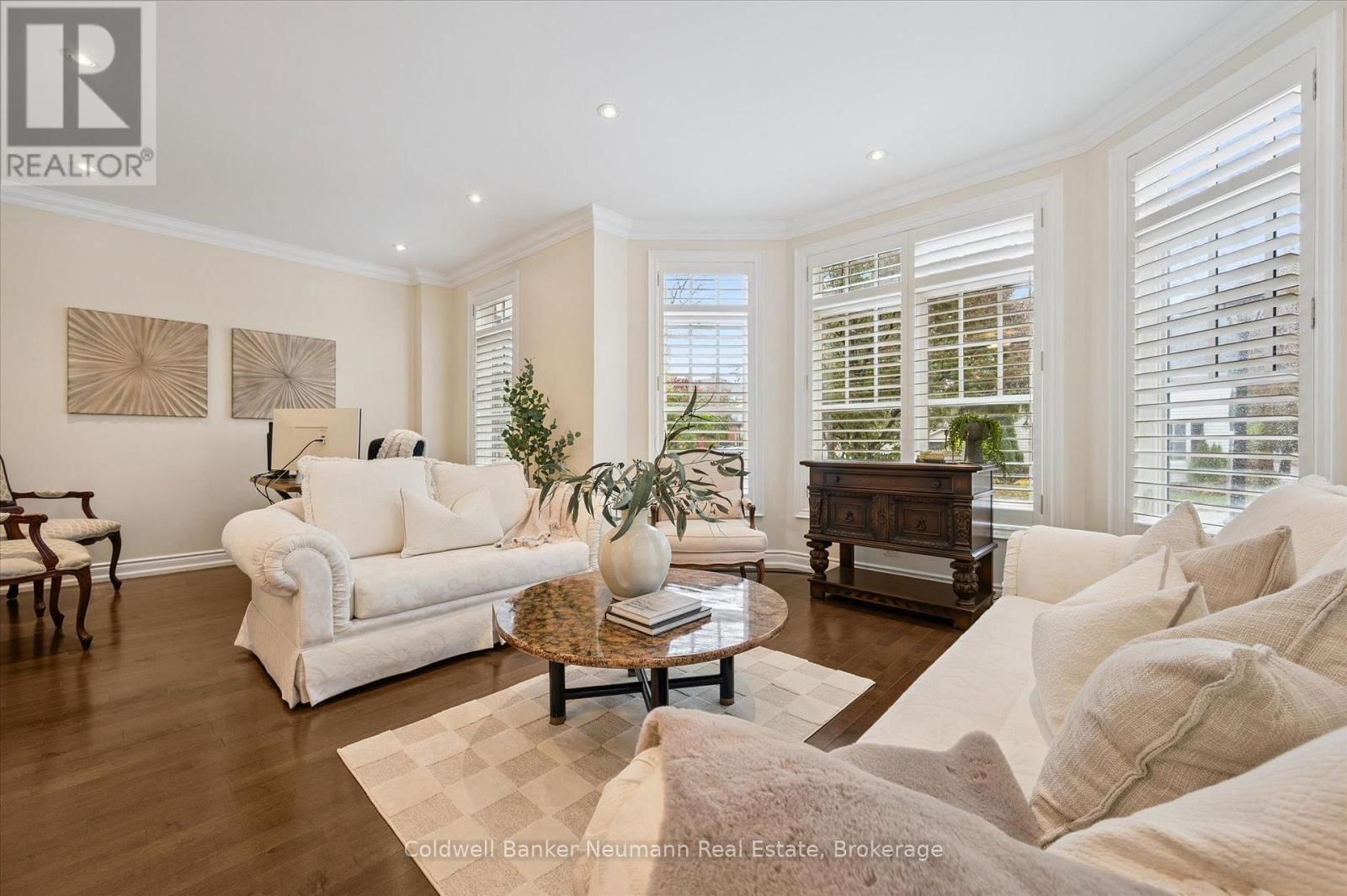 10 - 2061 MARIA STREET Image 13