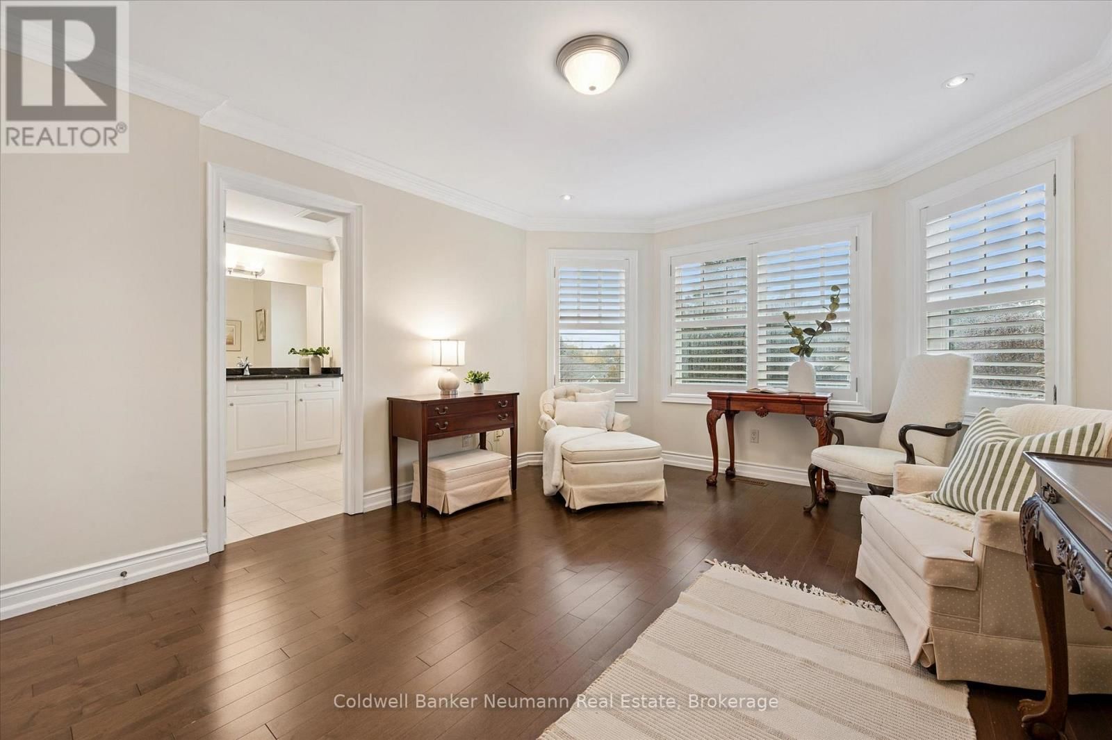 10 - 2061 MARIA STREET Image 19