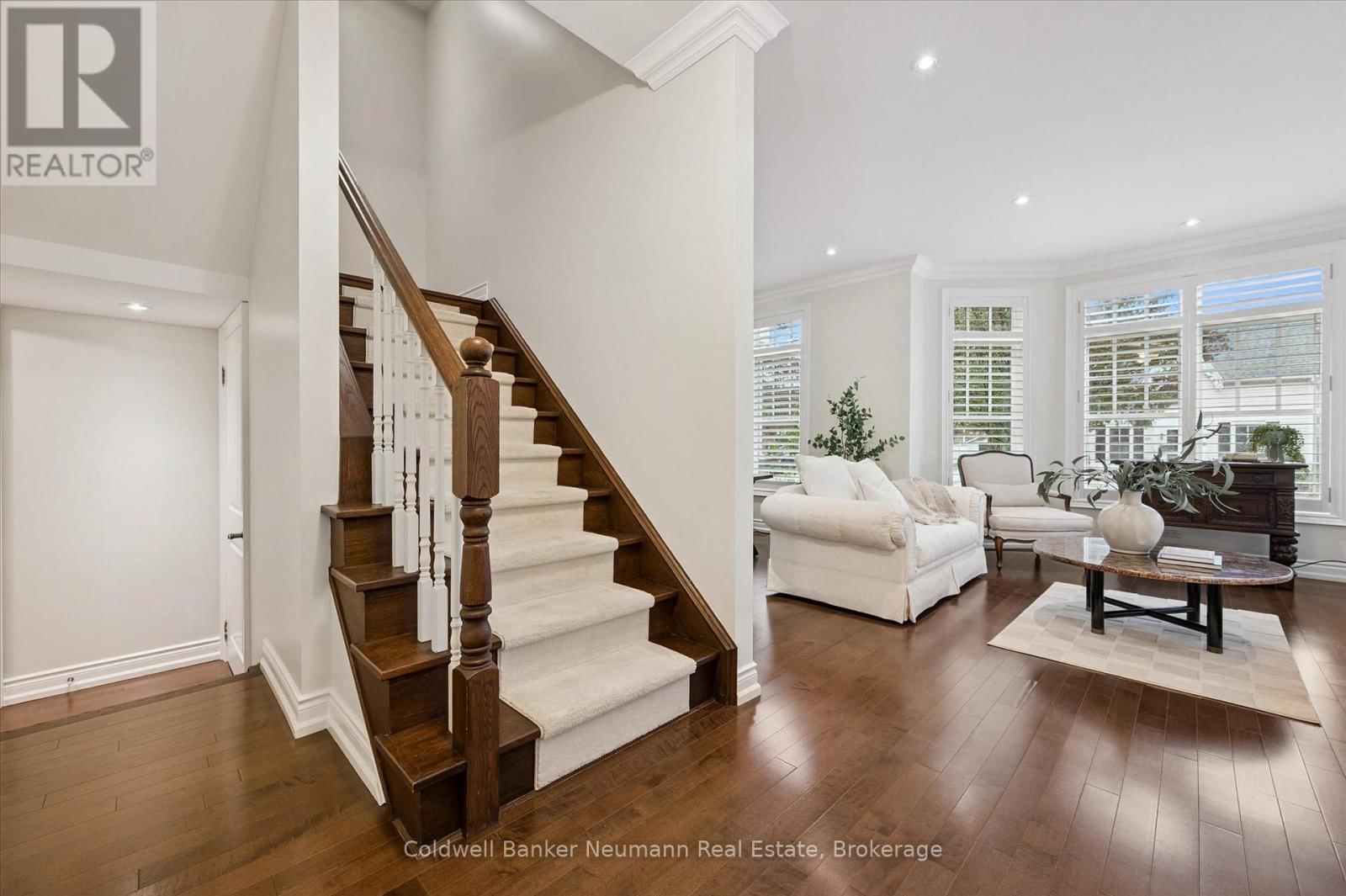 10 - 2061 MARIA STREET Image 20