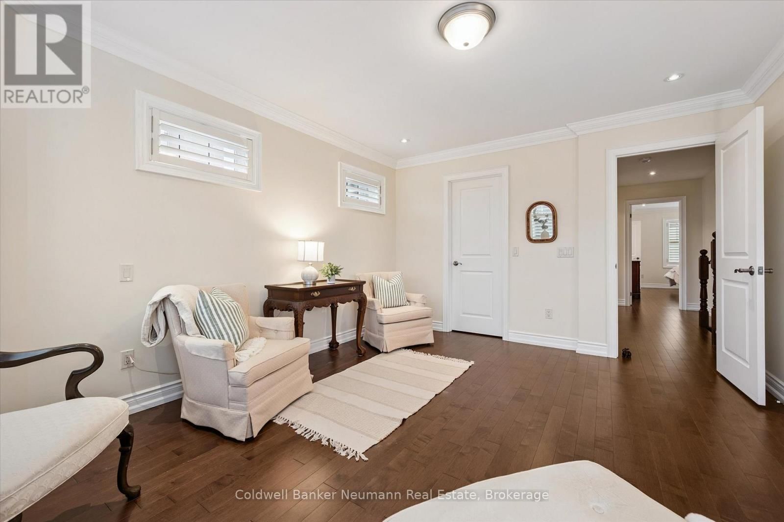 10 - 2061 MARIA STREET Image 21