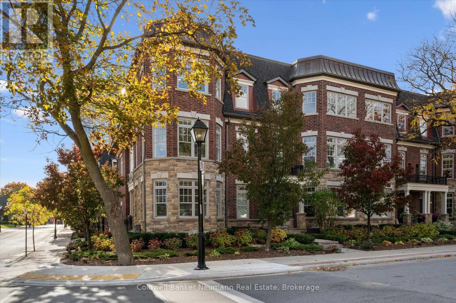 10 - 2061 MARIA STREET Image 3