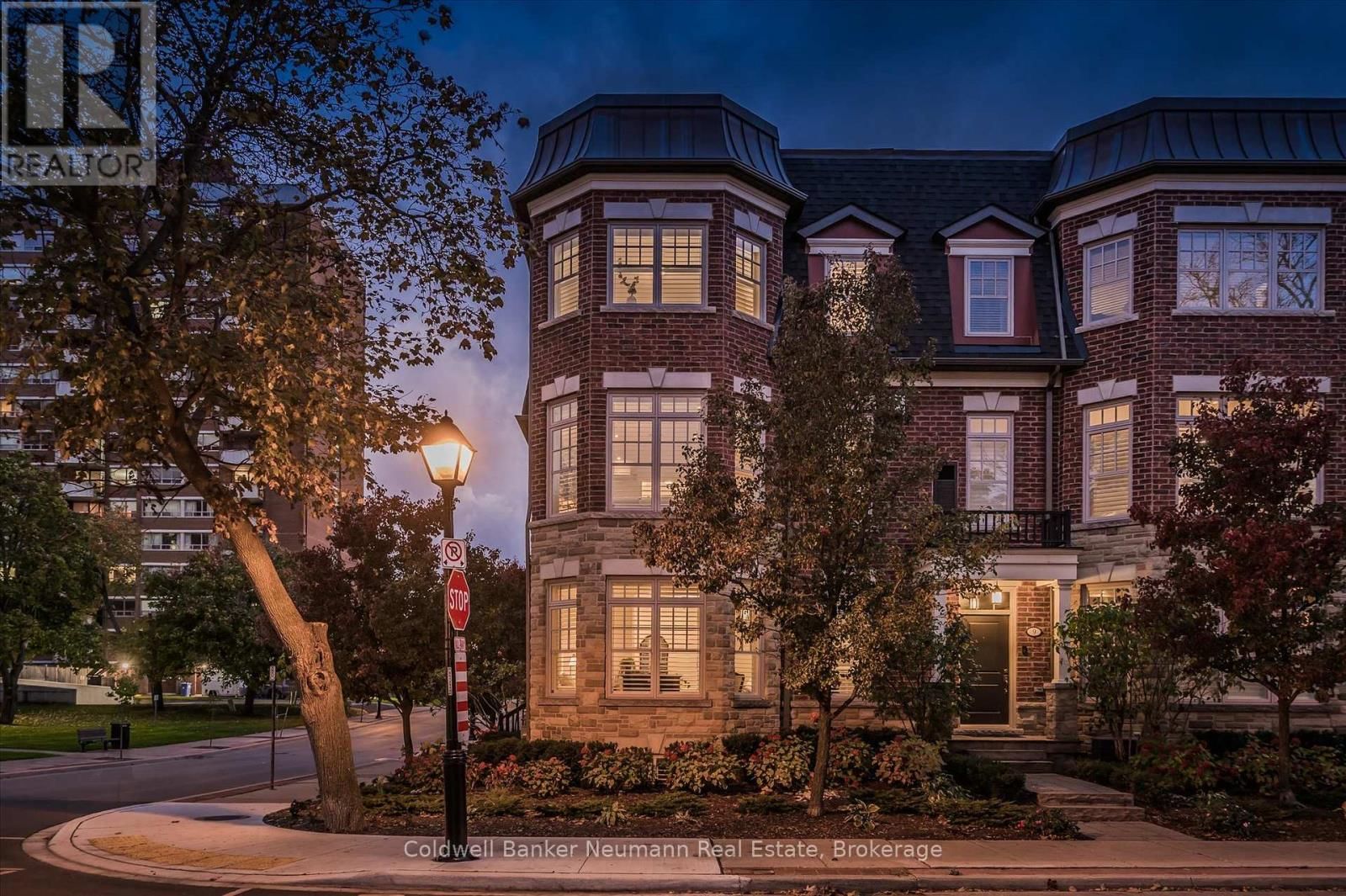 10 - 2061 MARIA STREET Image 4