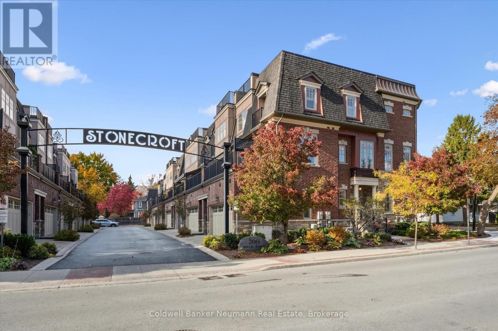 10 - 2061 MARIA STREET Image 42