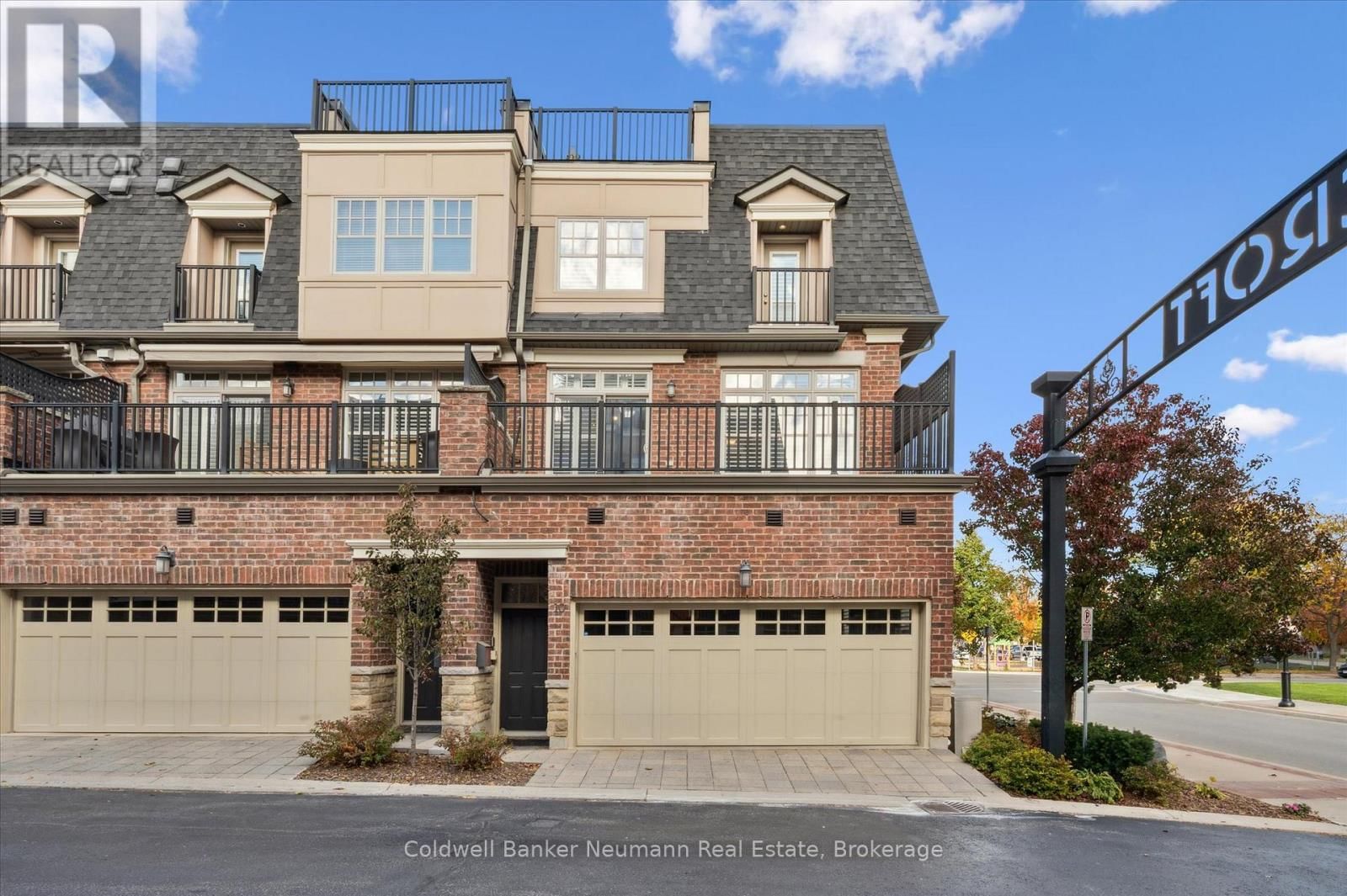 10 - 2061 MARIA STREET Image 44