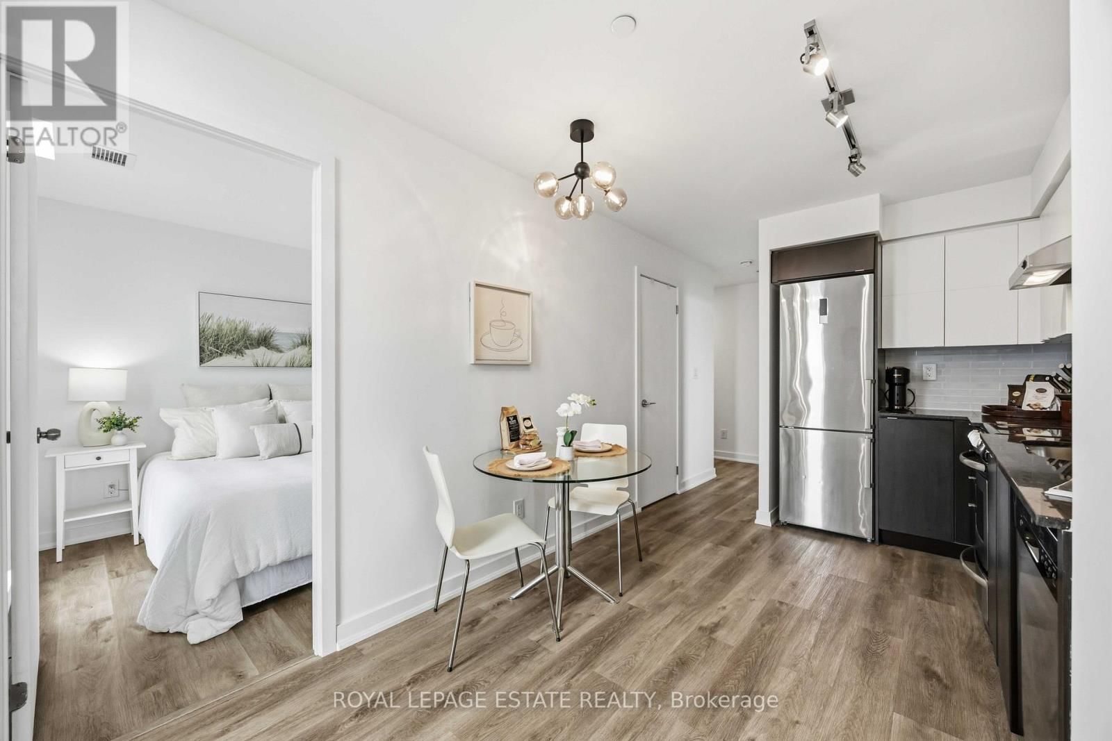 1505 - 160 FLEMINGTON ROAD Image 13