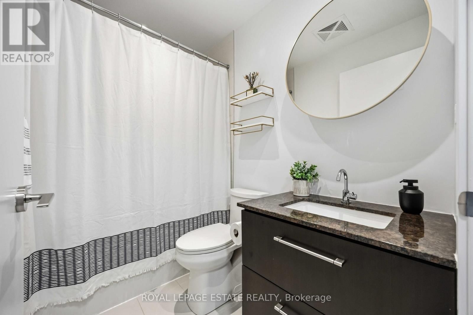 1505 - 160 FLEMINGTON ROAD Image 17