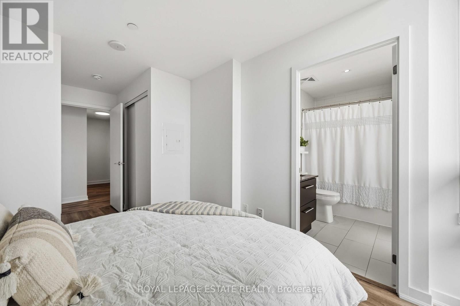 1505 - 160 FLEMINGTON ROAD Image 19