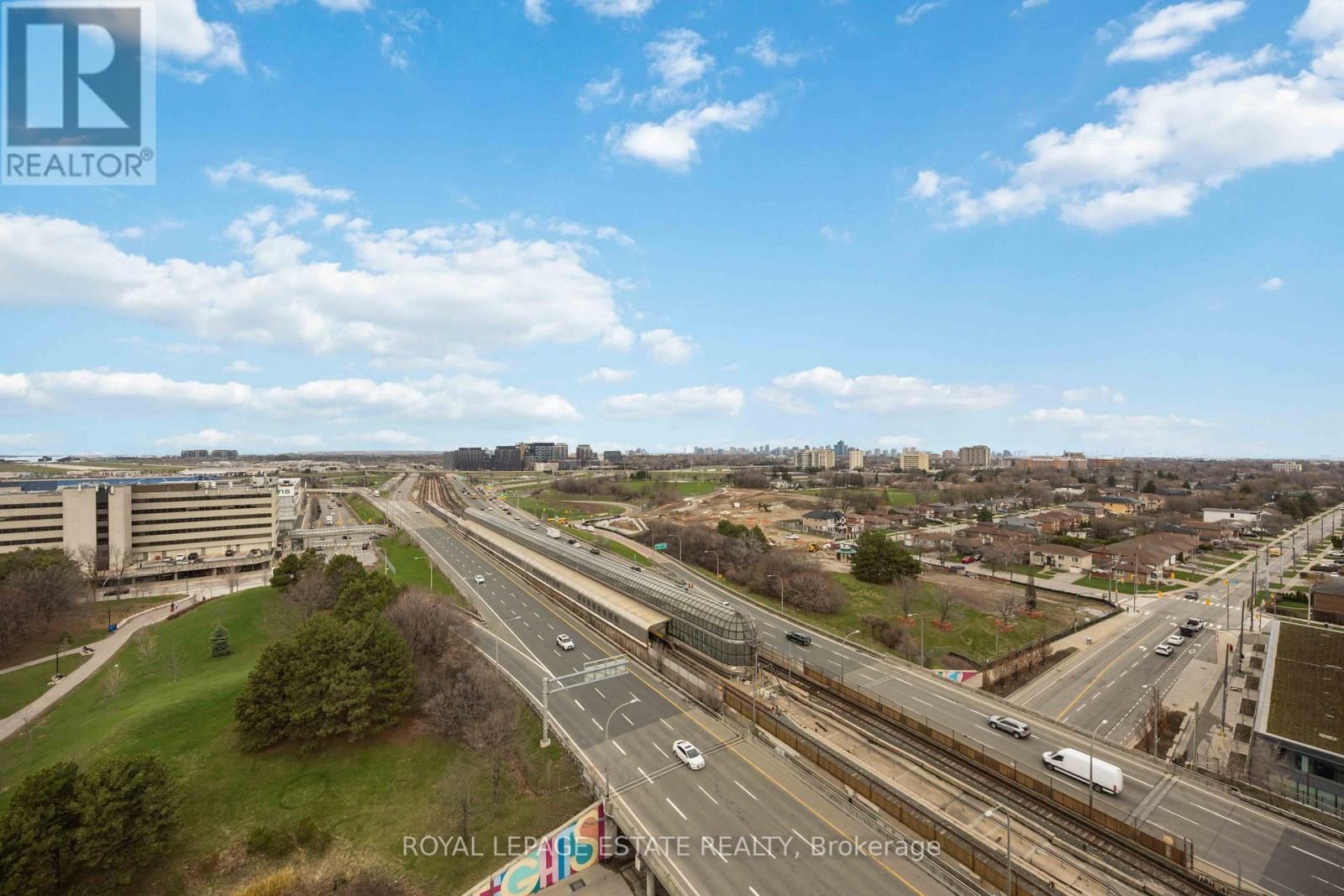 1505 - 160 FLEMINGTON ROAD Image 26