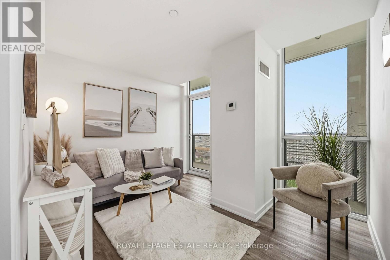 1505 - 160 FLEMINGTON ROAD Image 6