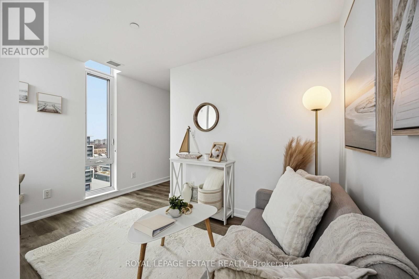 1505 - 160 FLEMINGTON ROAD Image 8