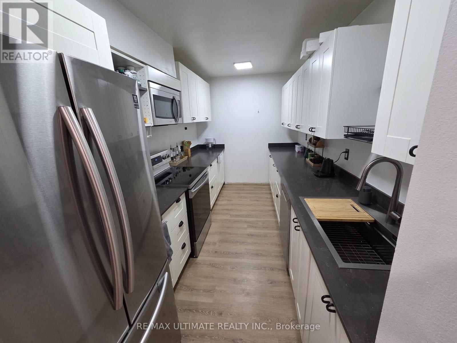 2305 - 390 DIXON ROAD Image 10