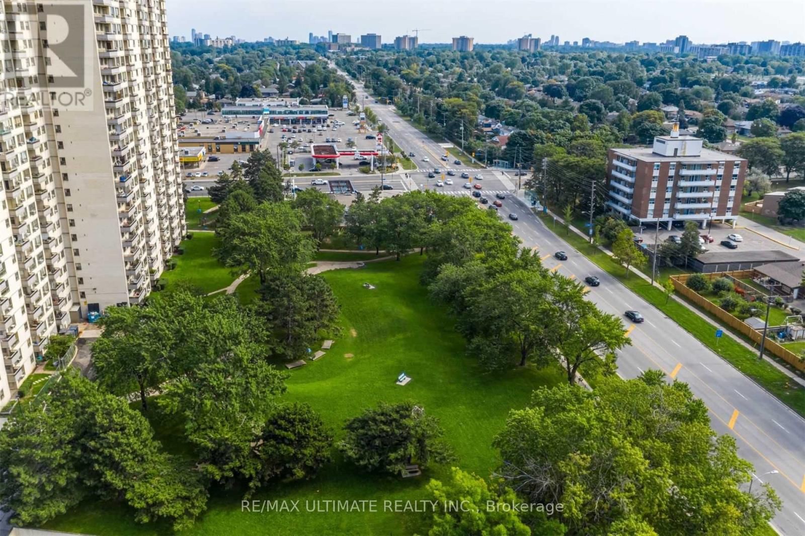 2305 - 390 DIXON ROAD Image 21