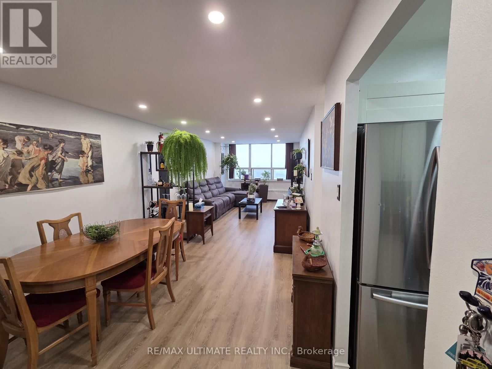 2305 - 390 DIXON ROAD Image 5