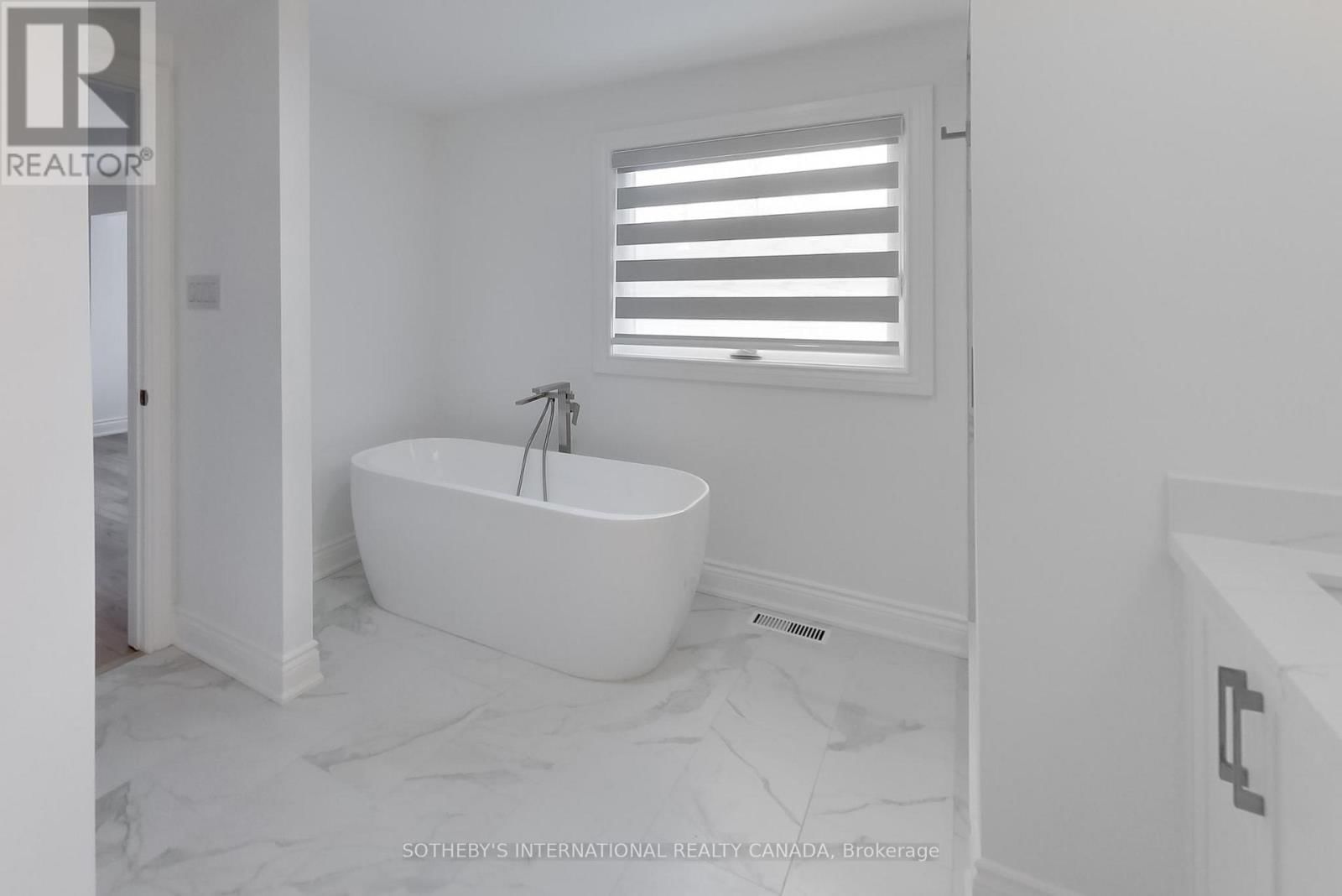 1124 LANSDOWN DRIVE Image 24