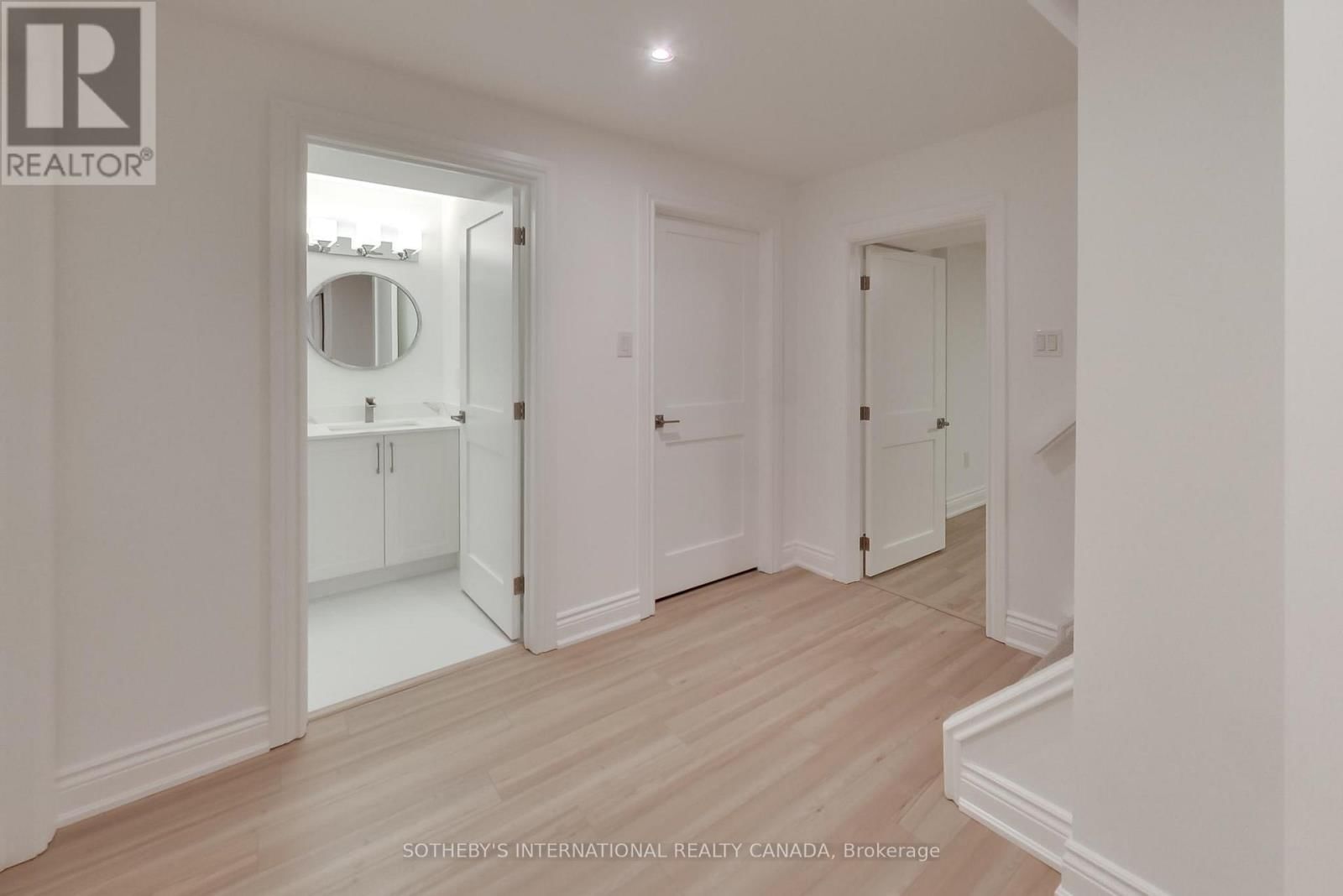 1124 LANSDOWN DRIVE Image 28