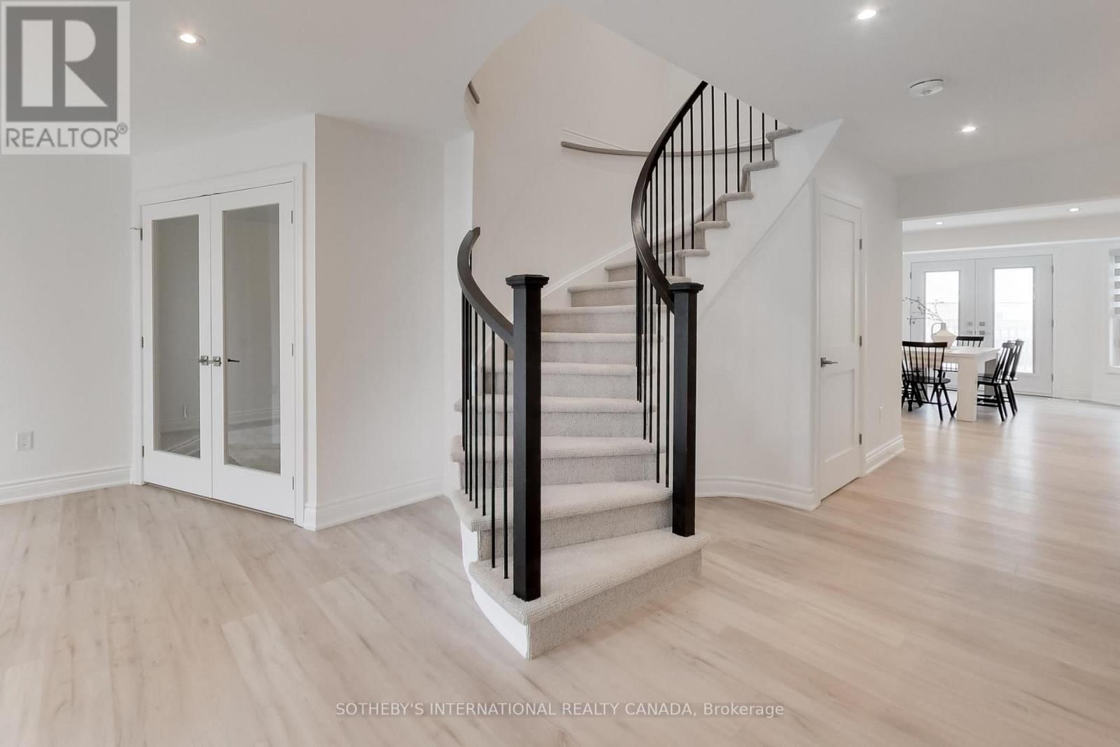 1124 LANSDOWN DRIVE Image 3