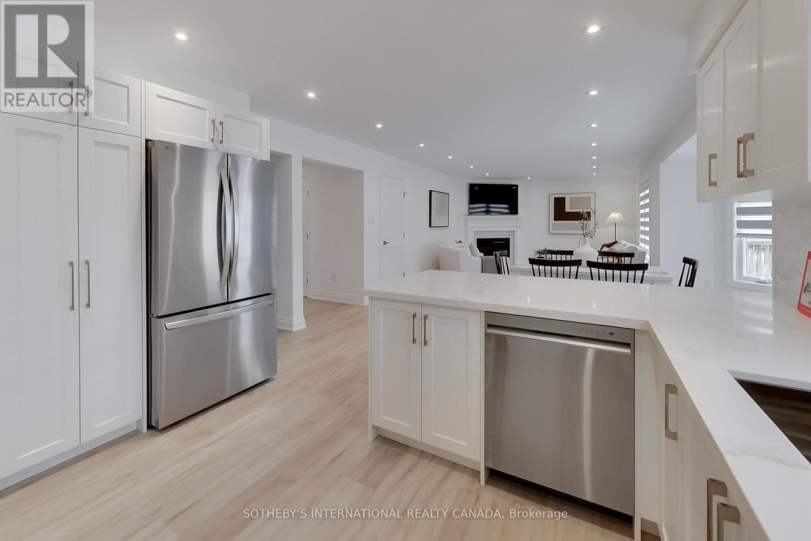 1124 LANSDOWN DRIVE Image 9