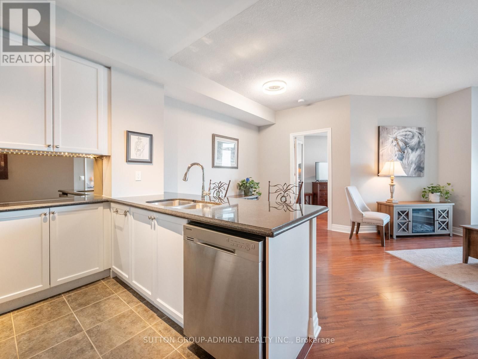 2304 - 2121 LAKE SHORE BOULEVARD WEST Image 2