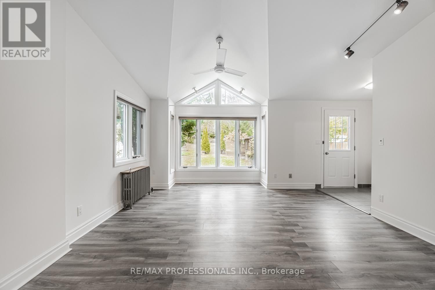 228 THE KINGSWAY Image 14