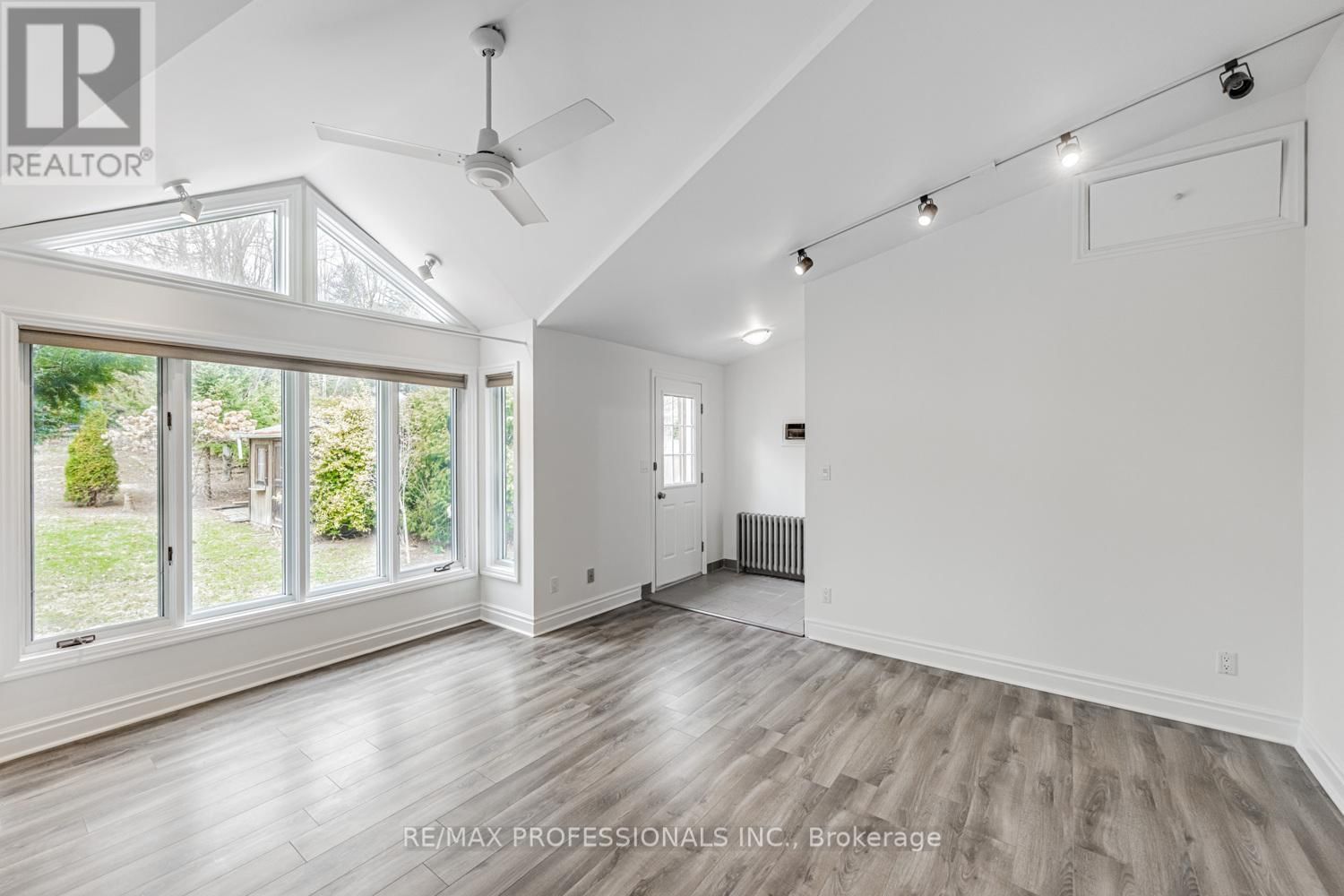 228 THE KINGSWAY Image 15