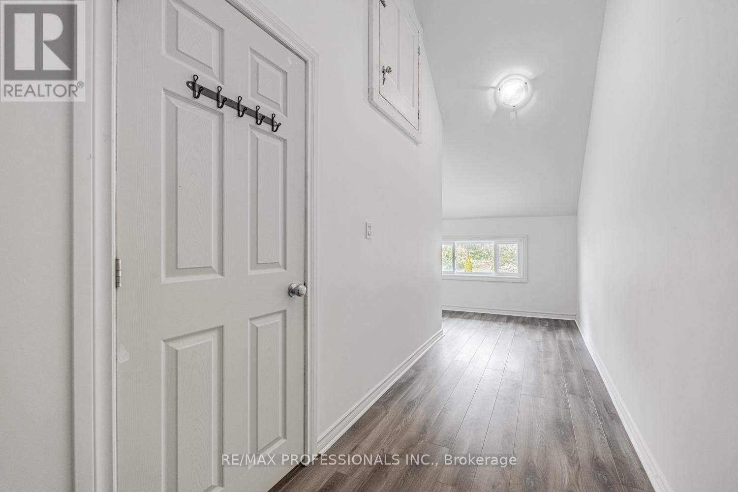 228 THE KINGSWAY Image 20