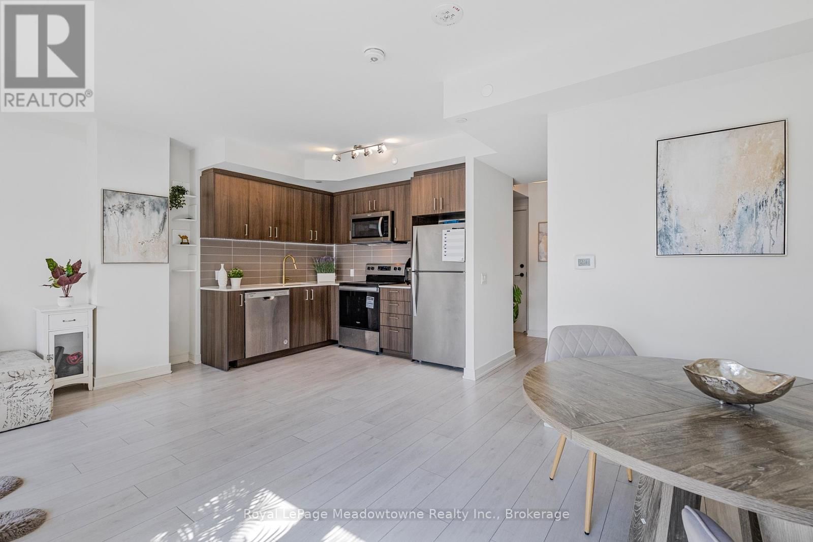 TH 107 - 8010 DERRY ROAD Image 10