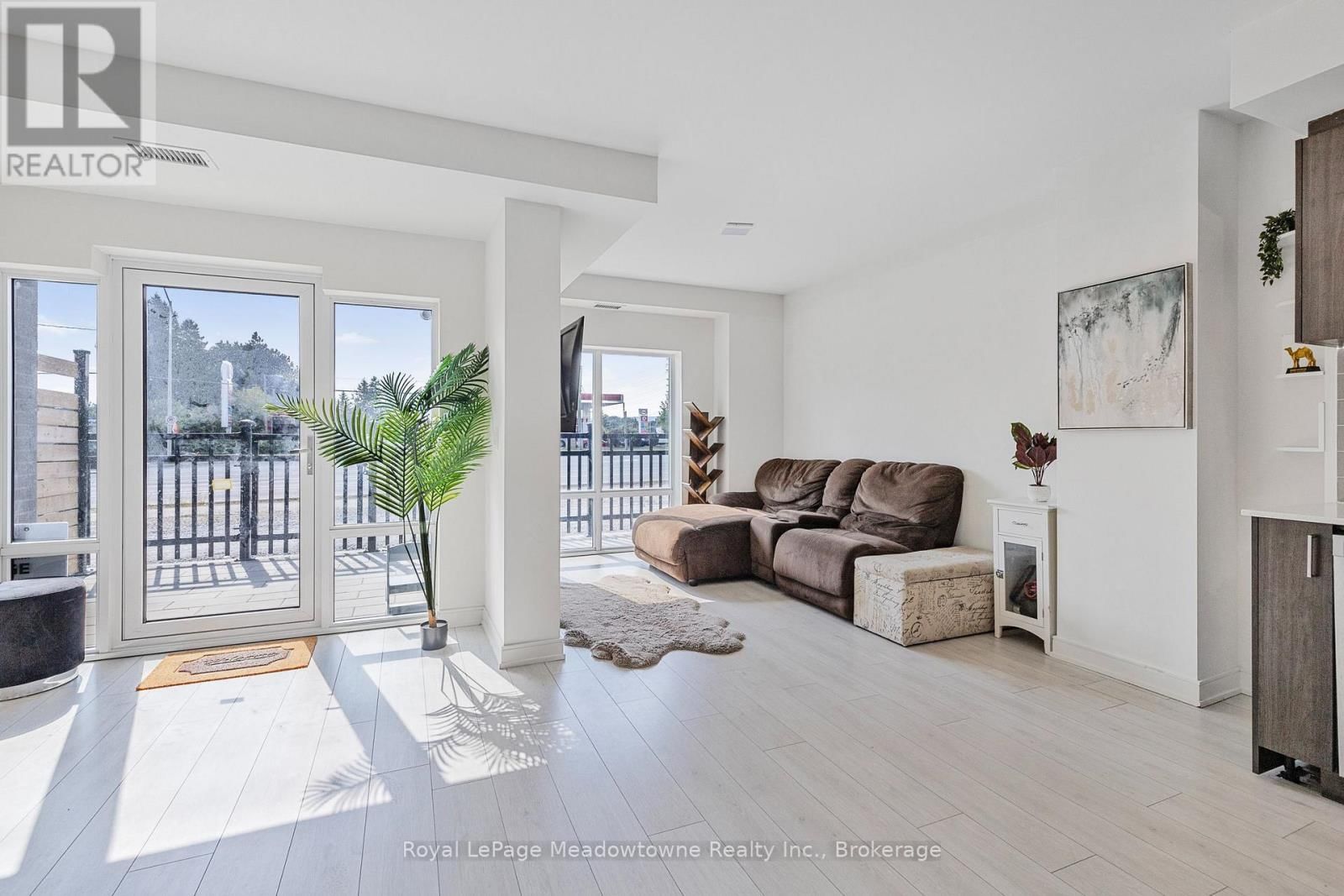 TH 107 - 8010 DERRY ROAD Image 12