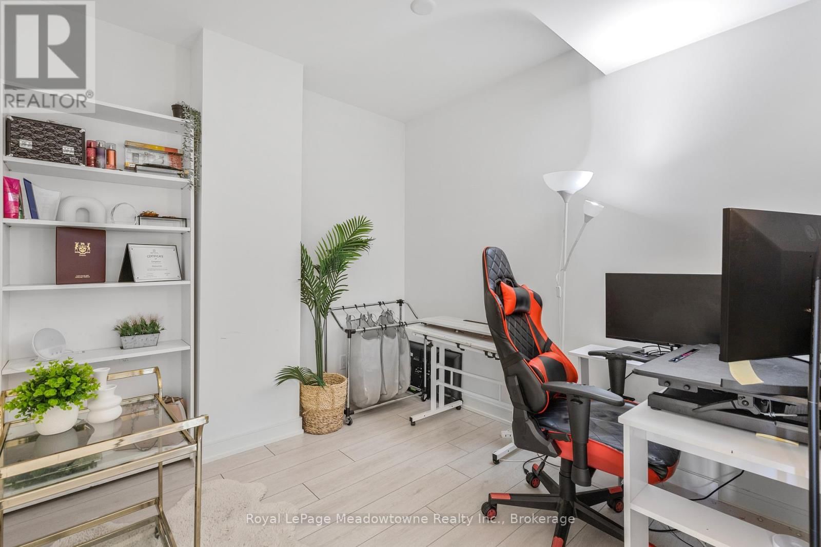 TH 107 - 8010 DERRY ROAD Image 18