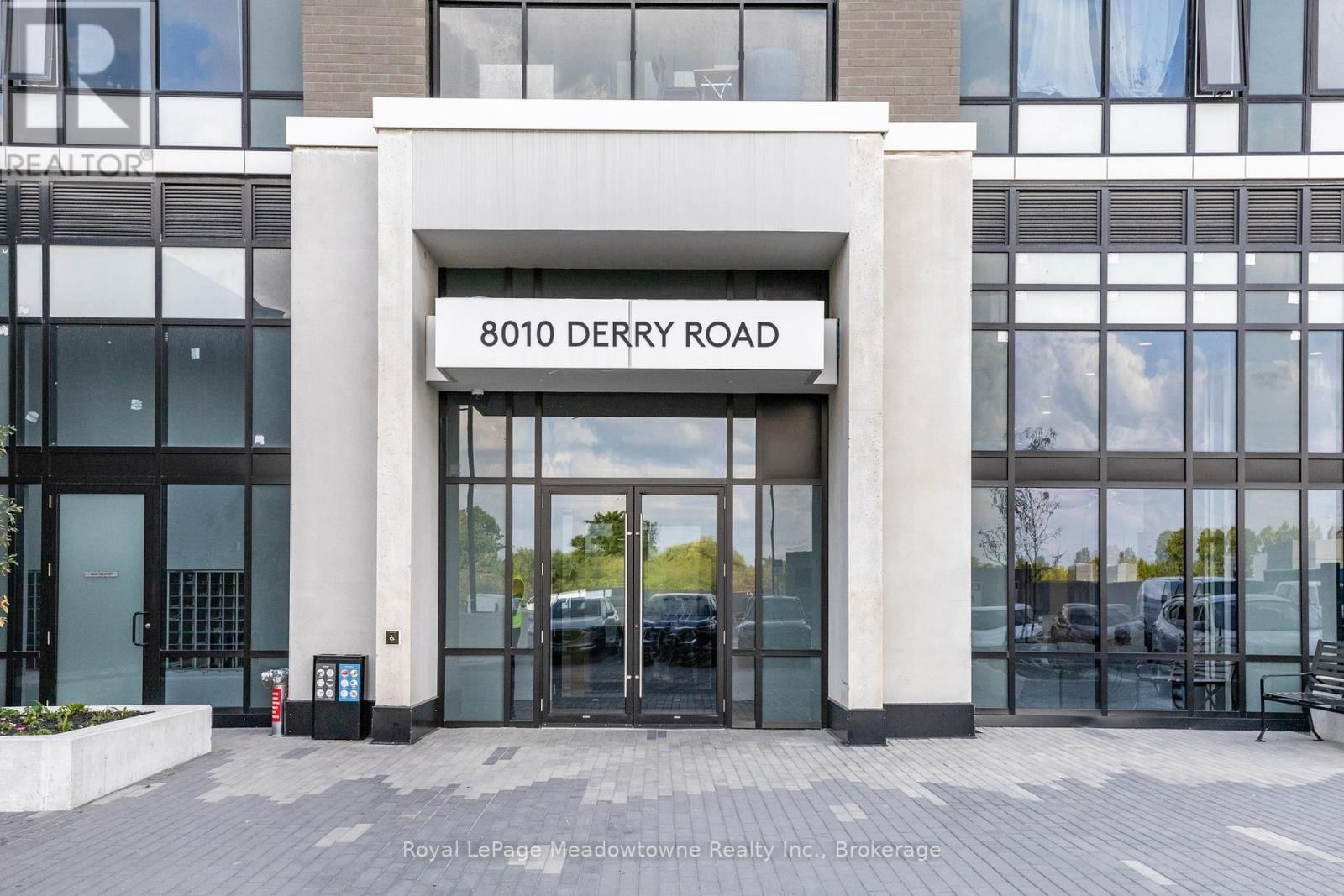 TH 107 - 8010 DERRY ROAD Image 2