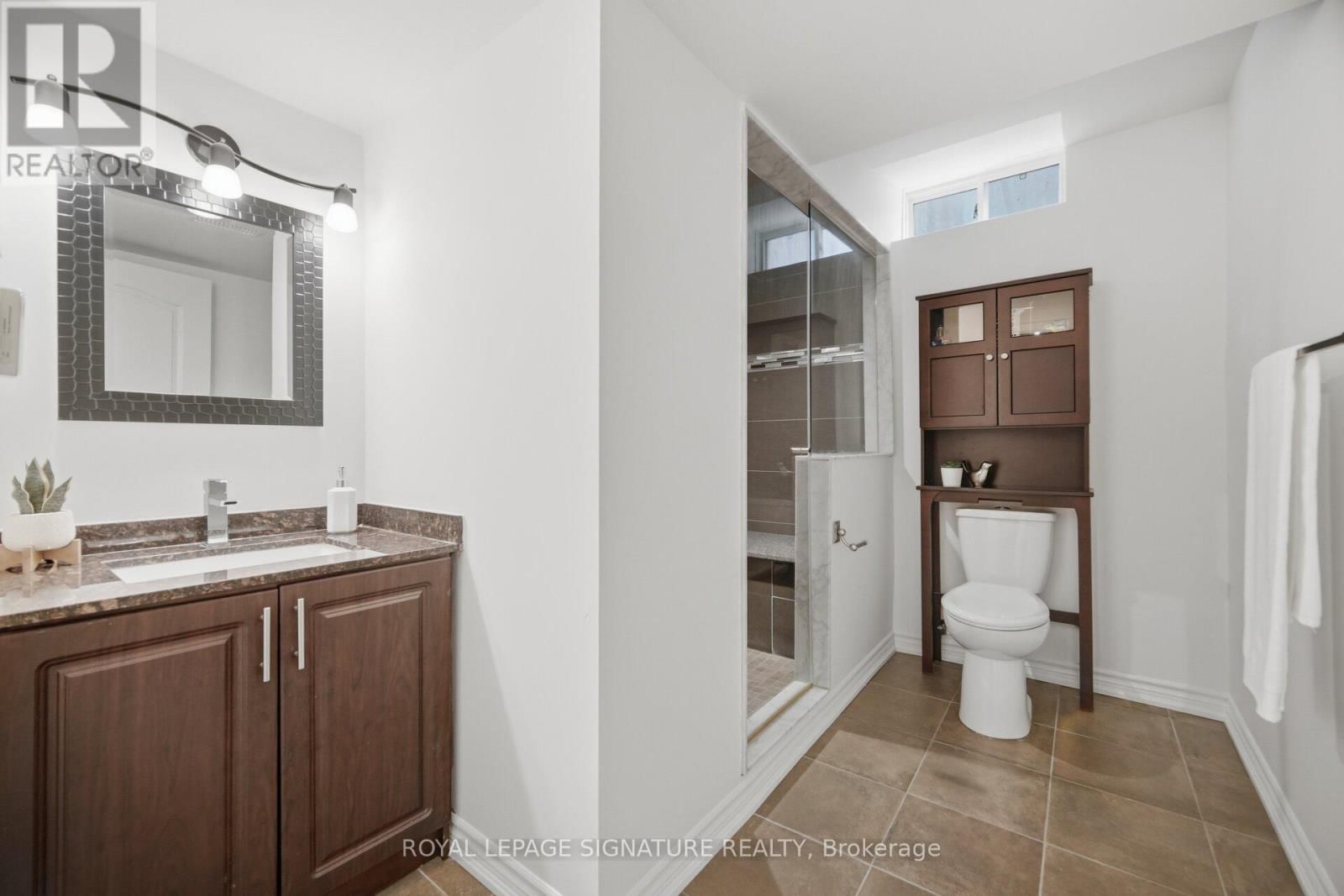 2386 STONE GLEN CRESCENT Image 42