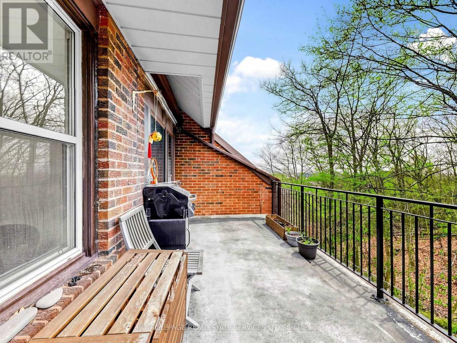 21 - 530 FALGARWOOD DRIVE Image 11