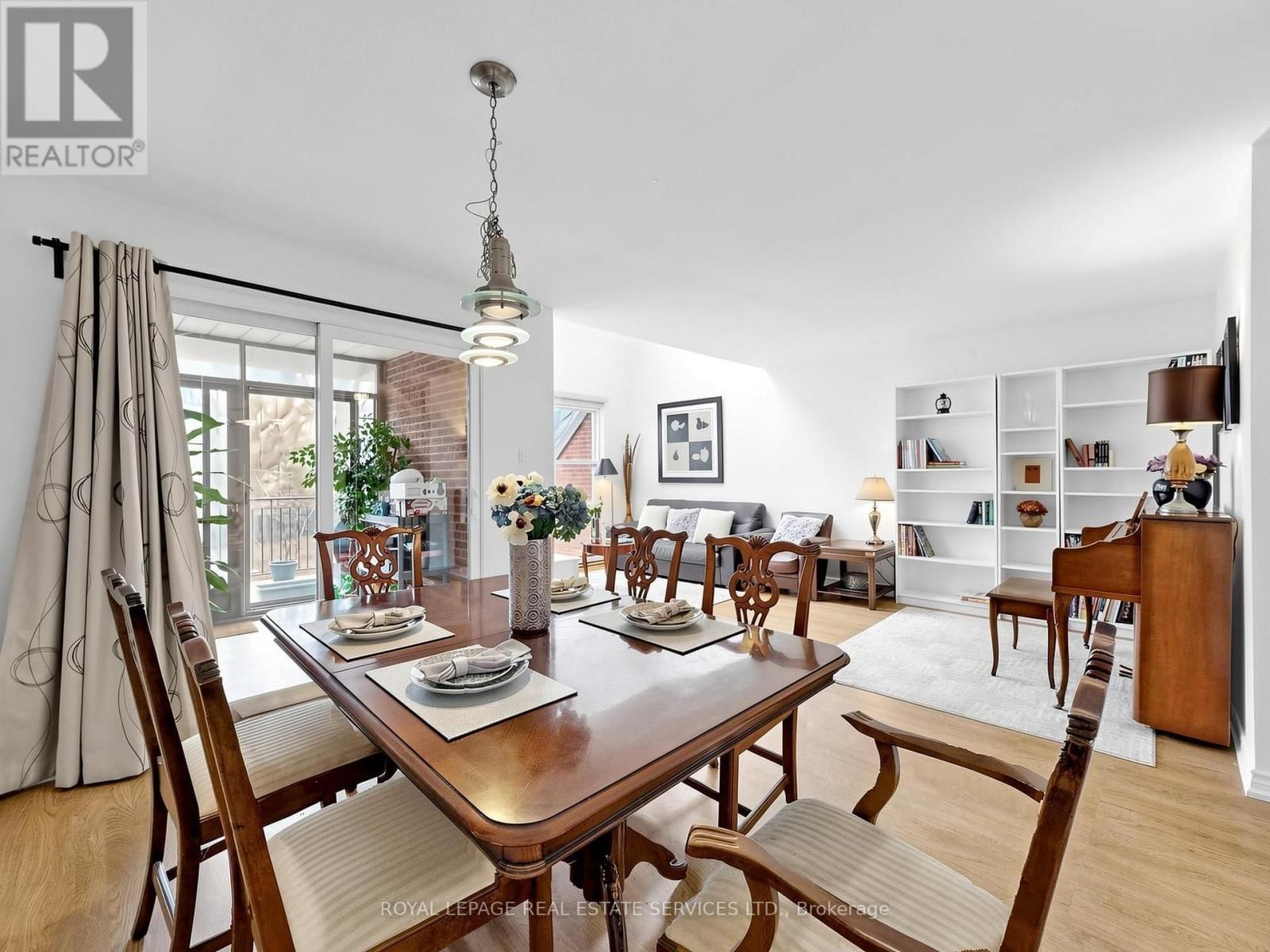 21 - 530 FALGARWOOD DRIVE Image 12