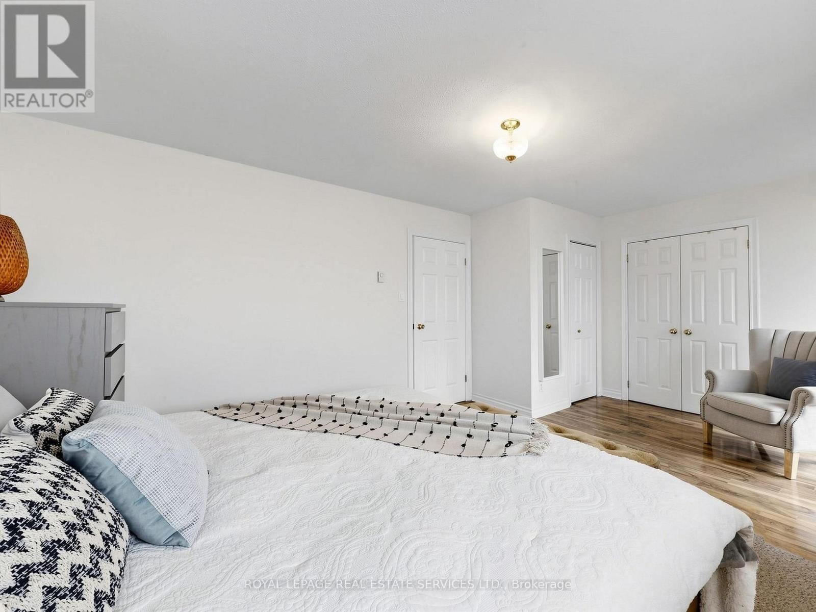 21 - 530 FALGARWOOD DRIVE Image 23