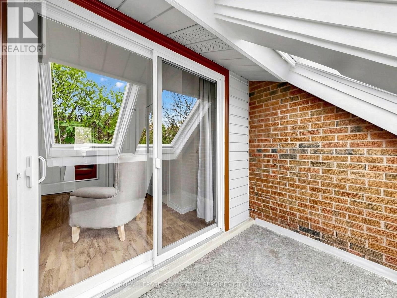 21 - 530 FALGARWOOD DRIVE Image 27