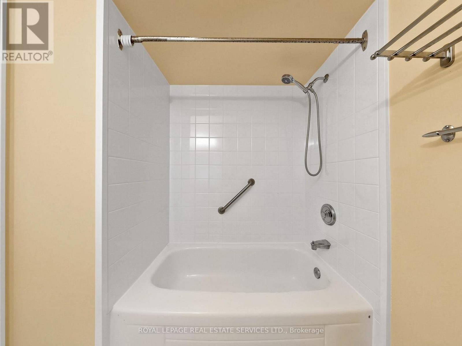 21 - 530 FALGARWOOD DRIVE Image 33