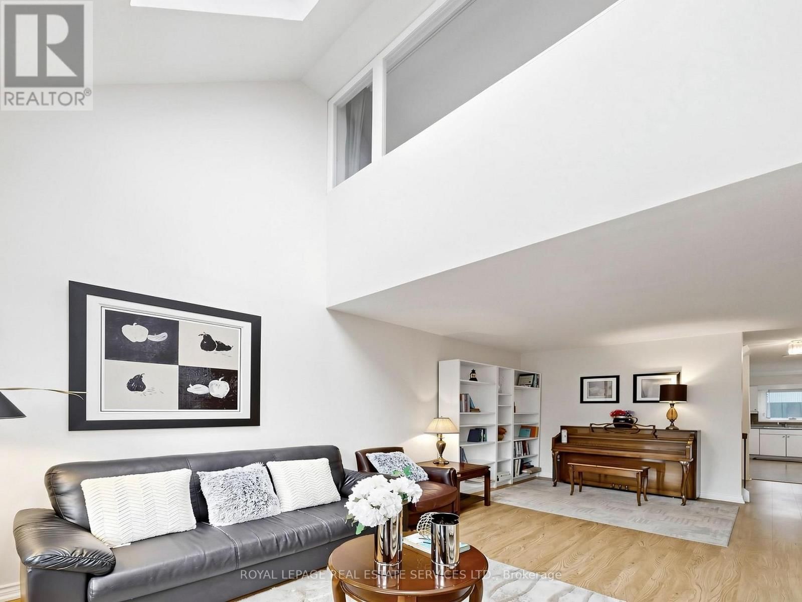 21 - 530 FALGARWOOD DRIVE Image 6