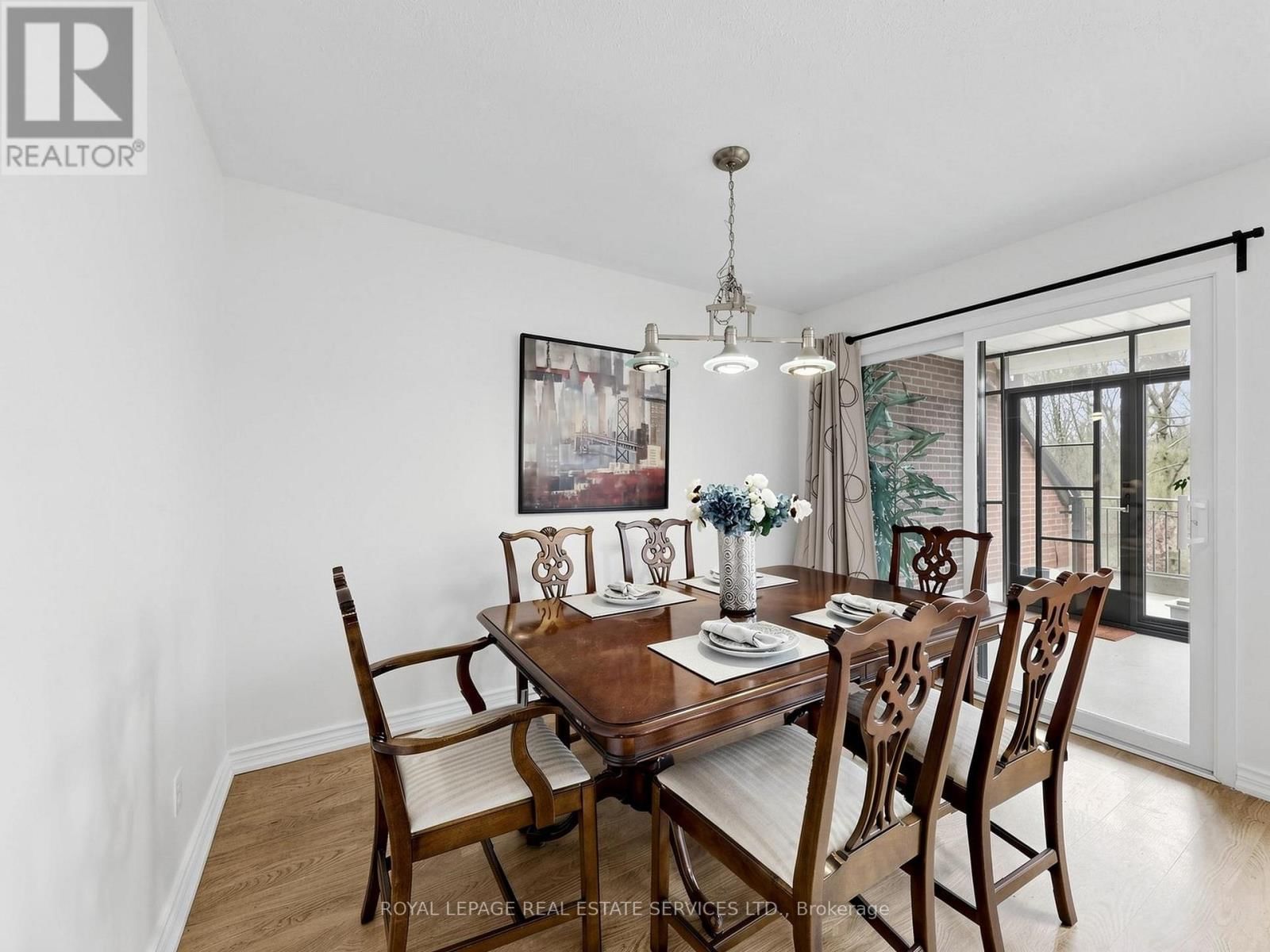 21 - 530 FALGARWOOD DRIVE Image 9