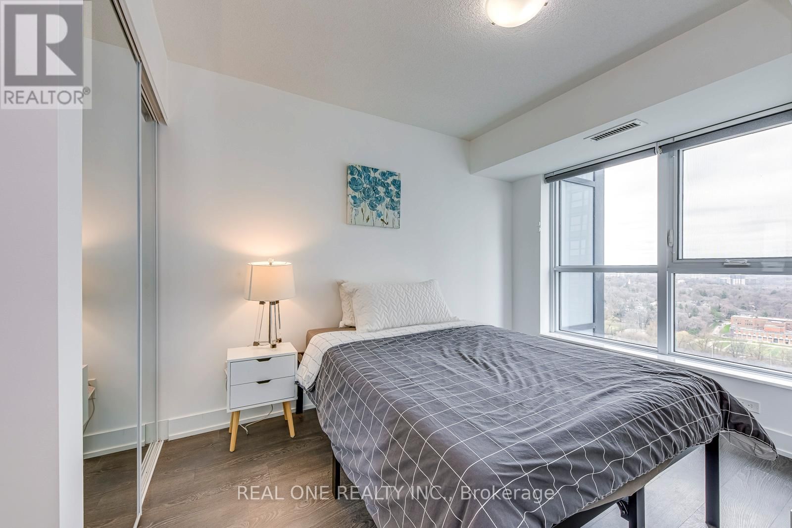 2619 - 9 MABELLE AVENUE Image 12