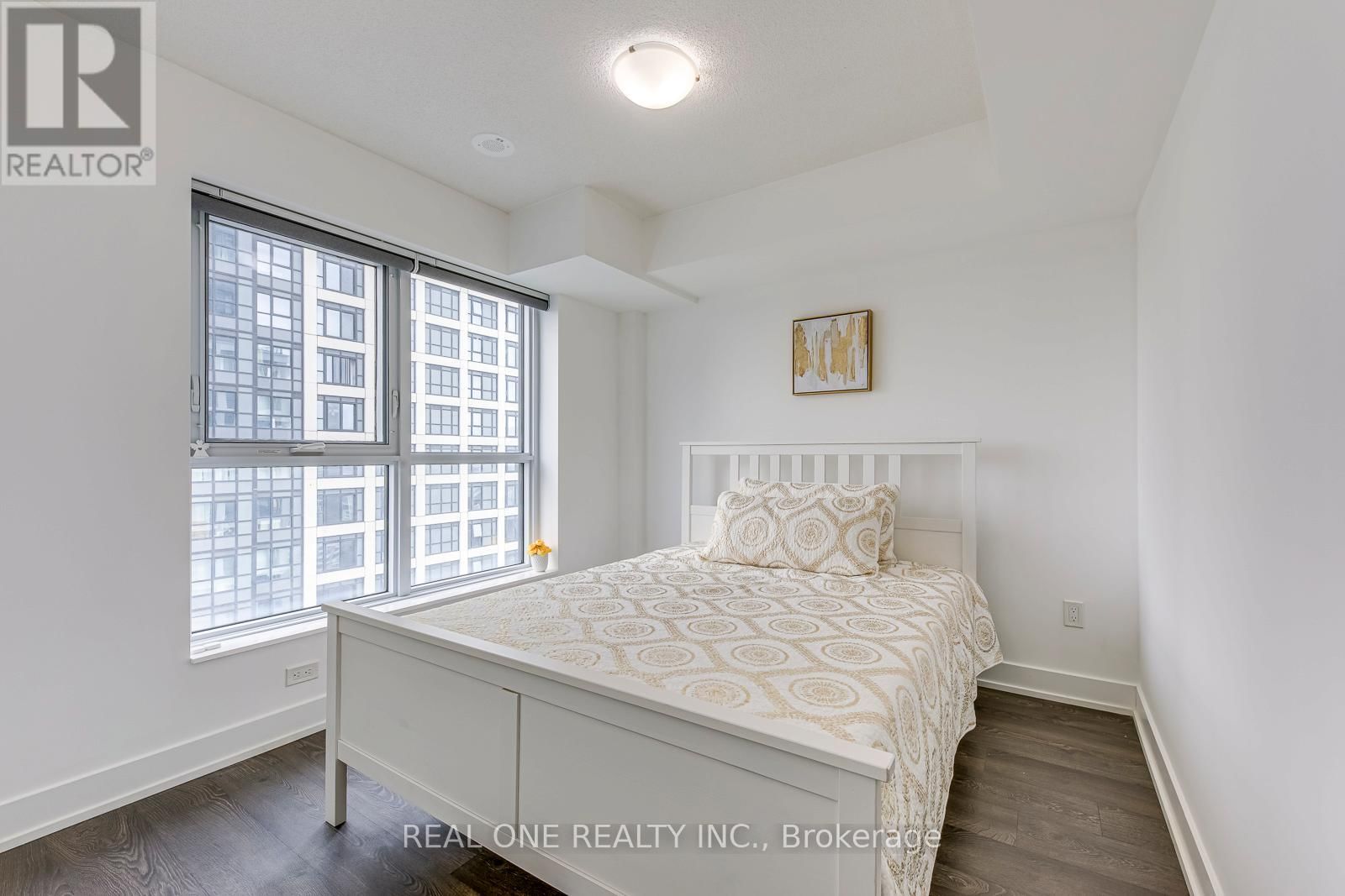 2619 - 9 MABELLE AVENUE Image 14