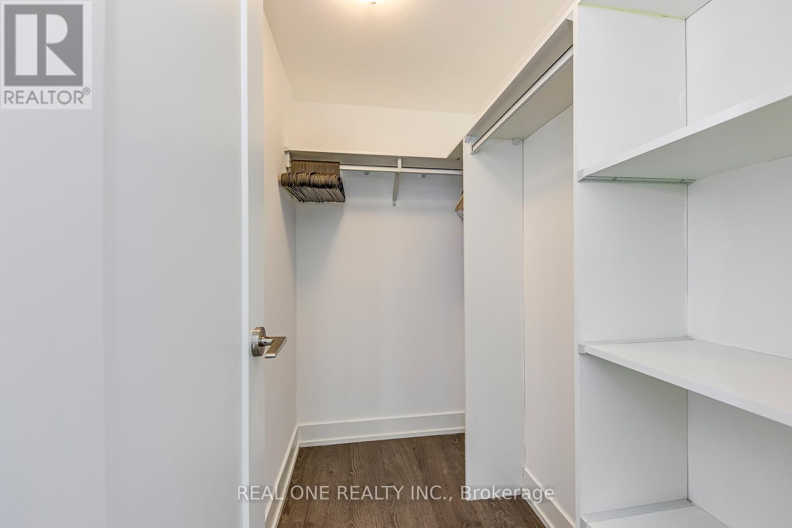 2619 - 9 MABELLE AVENUE Image 15