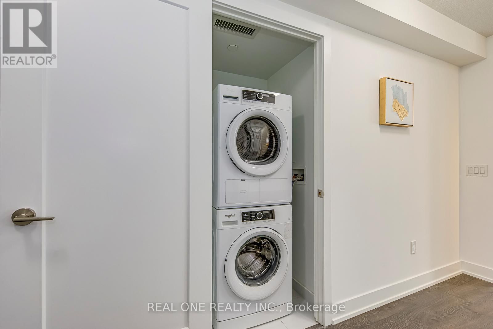 2619 - 9 MABELLE AVENUE Image 17