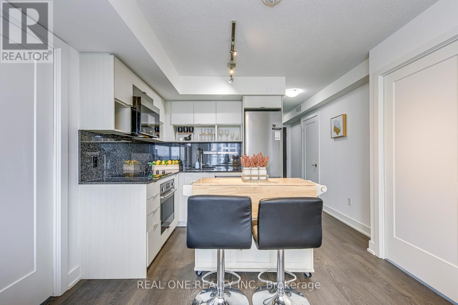 2619 - 9 MABELLE AVENUE Image 6