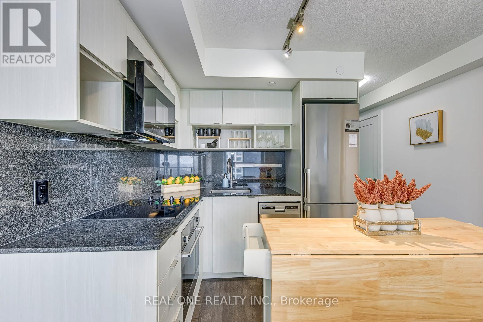 2619 - 9 MABELLE AVENUE Image 7