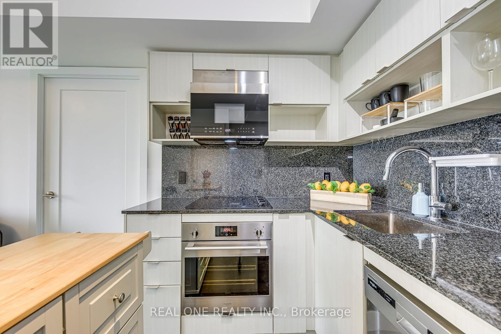 2619 - 9 MABELLE AVENUE Image 8